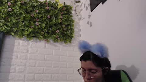 Trixie 3 online show from 12, 3, 2025