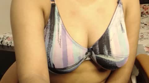 mina online show from 1, 10, 2025
