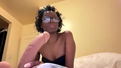 Snapshot of weeklyrush chatting on 5, 1, 2026 GoddessRush online show from 5, 1, 2026