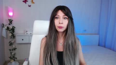 Snapshot of wendifoster chatting on 19, 12, 2024 Wendi Foster online show from 19, 12, 2024