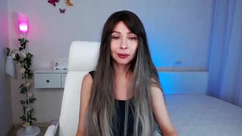 Snapshot of wendifoster chatting on 24, 12, 2024 Wendi Foster online show from 24, 12, 2024