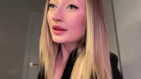 Daisy    online show from 13, 9, 2025