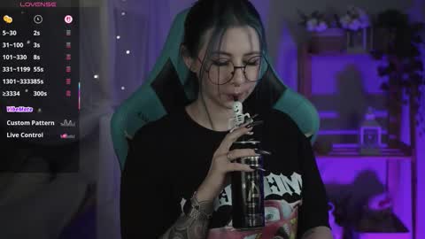 little girl who is always rightLisa online show from 12, 11, 2025