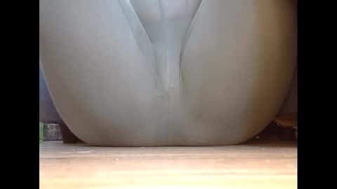 wet_pants2022 online show from 2, 2, 2025