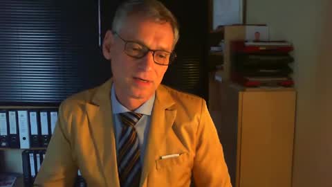 Snapshot of wetsuitedman chatting on 16, 2, 2025 Franz online show from 16, 2, 2025