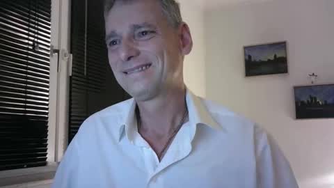 Snapshot of wetsuitedman chatting on 6, 10, 2025 Franz online show from 6, 10, 2025