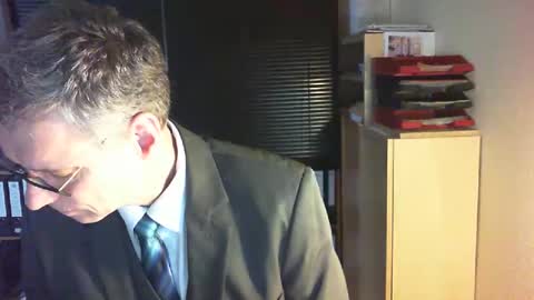 Snapshot of wetsuitedman chatting on 23, 2, 2026 Franz online show from 23, 2, 2026