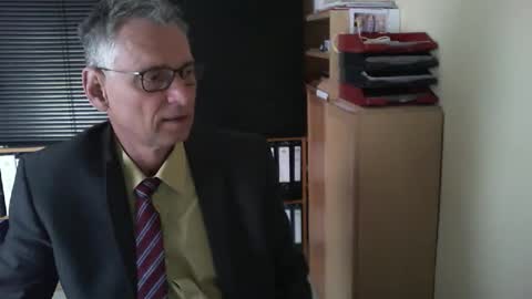 Snapshot of wetsuitedman chatting on 24, 4, 2026 Franz online show from 24, 4, 2026
