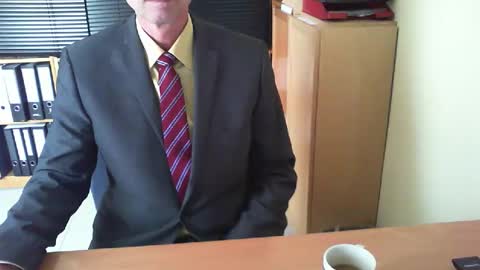 Snapshot of wetsuitedman chatting on 28, 4, 2026 Franz online show from 28, 4, 2026