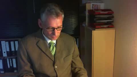 Snapshot of wetsuitedman chatting on 5, 5, 2026 Franz online show from 5, 5, 2026