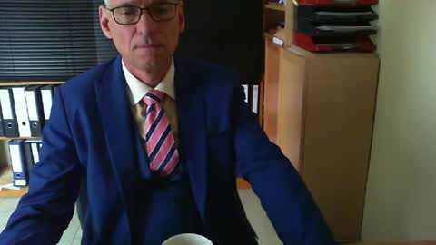 Snapshot of wetsuitedman chatting on 20, 6, 2026 Franz online show from 20, 6, 2026