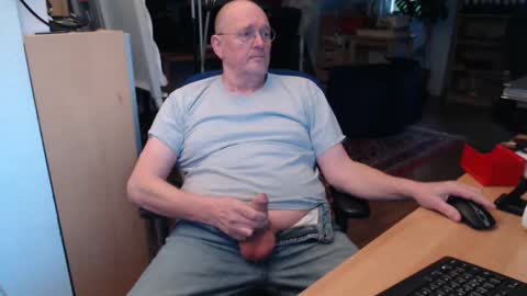 Snapshot of wetwo chatting on 28, 1, 2025 WeTwo online show from 28, 1, 2025