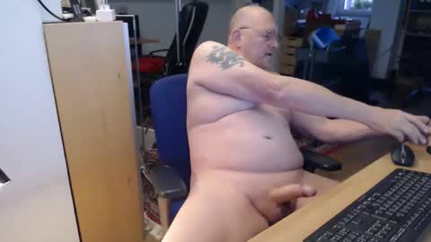 Snapshot of wetwo chatting on 6, 10, 2025 WeTwo online show from 6, 10, 2025