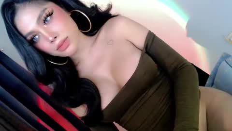 Snapshot of what_the_fuckxx chatting on 25, 9, 2025 kiara online show from 25, 9, 2025