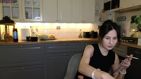 Snapshot of whats_her_name chatting on 14, 1, 2025 Victoria Maria online show from 14, 1, 2025