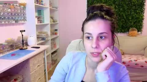 Snapshot of whats_her_name chatting on 7, 10, 2025 Victoria Maria online show from 7, 10, 2025
