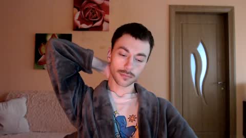 Tom online show from 1, 4, 2026