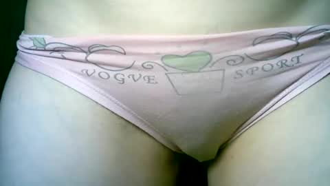 Snapshot of whiteapsara chatting on 15, 7, 2026 Love online show from 15, 7, 2026