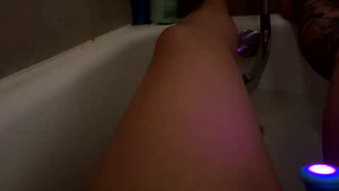 Whitegirl online show from 19, 4, 2026