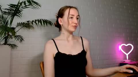 Snapshot of whiteprincessluna chatting on 17, 7, 2026 You wont find me here on Saturdays and Sundays online show from 17, 7, 2026