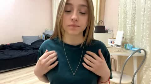 Vicky online show from 15, 4, 2026