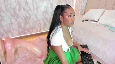 whitneyyfox online show from 15, 6, 2026
