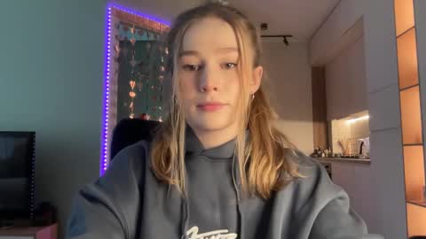 Alisa online show from 8, 2, 2025