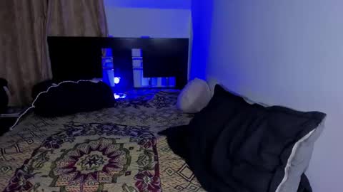 whos_he online show from 23, 3, 2026