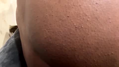 Snapshot of whyou12 chatting on 22, 11, 2025 whyou12 online show from 22, 11, 2025