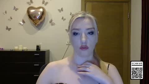 Snapshot of wild_silk_desire chatting on 21, 4, 2026 Alina online show from 21, 4, 2026