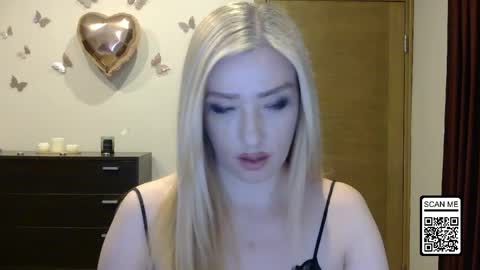 Snapshot of wild_silk_desire chatting on 25, 4, 2026 Alina online show from 25, 4, 2026