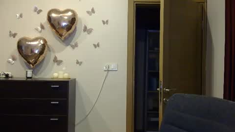 Snapshot of wild_silk_desire chatting on 23, 6, 2026 Alina online show from 23, 6, 2026