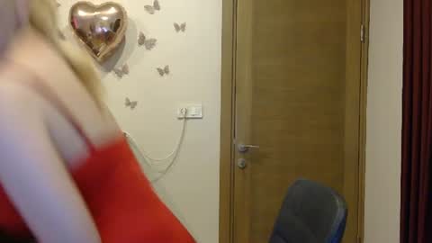 Snapshot of wild_silk_desire chatting on 6, 7, 2026 Alina online show from 6, 7, 2026