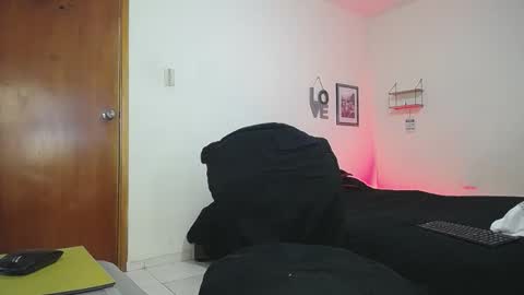 Wilder Grey online show from 22, 10, 2025