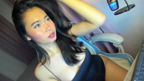 CHRISTINE online show from 5, 1, 2025