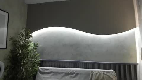 Ms Willow online show from 25, 2, 2025