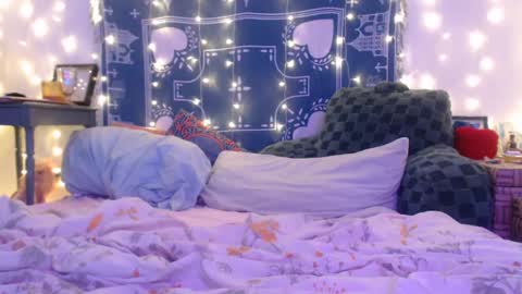 Eevie online show from 12, 12, 2024