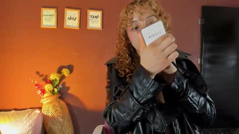 Snapshot of wini_fer chatting on 22, 11, 2025 Wini Fer online show from 22, 11, 2025