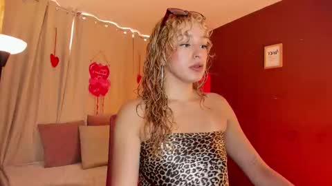 Snapshot of wini_fer chatting on 8, 2, 2026 Wini Fer online show from 8, 2, 2026