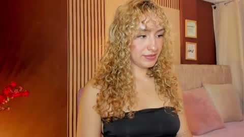 Snapshot of wini_fer chatting on 14, 4, 2026 Wini Fer online show from 14, 4, 2026