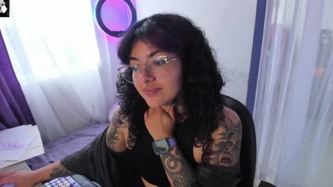     Luna Violeta  A r t i s t  online show from 10, 1, 2025