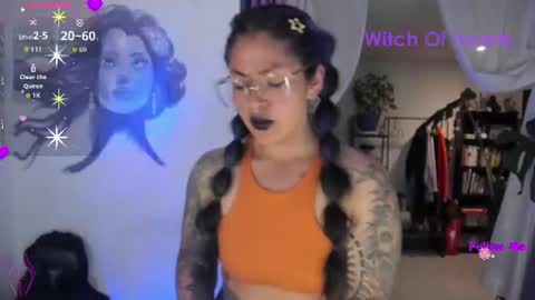 Snapshot of witchofhearts chatting on 4, 7, 2026 Luna Violeta A r t i s t online show from 4, 7, 2026