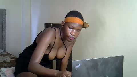 girlie o online show from 28, 12, 2024