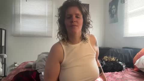 Snapshot of wldntulik2no chatting on 4, 2, 2025 Moth online show from 4, 2, 2025