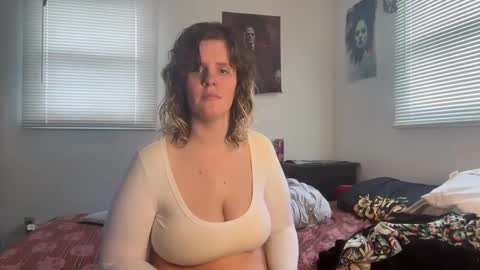 Snapshot of wldntulik2no chatting on 5, 2, 2025 Moth online show from 5, 2, 2025