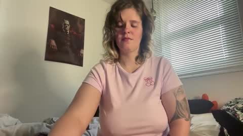 Snapshot of wldntulik2no chatting on 12, 2, 2025 Moth online show from 12, 2, 2025