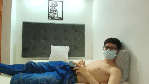  W O L F  online show from 30, 1, 2025