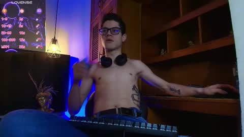  W O L F  online show from 11, 3, 2026