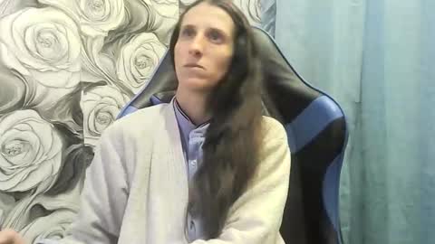 Snapshot of wolfxsnow chatting on 21, 12, 2025 wolfxsnow online show from 21, 12, 2025