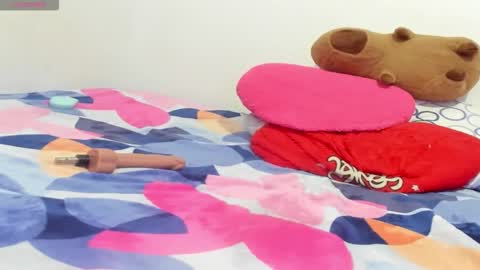 Snapshot of woman_rosse chatting on 12, 9, 2025 woman_rosse online show from 12, 9, 2025